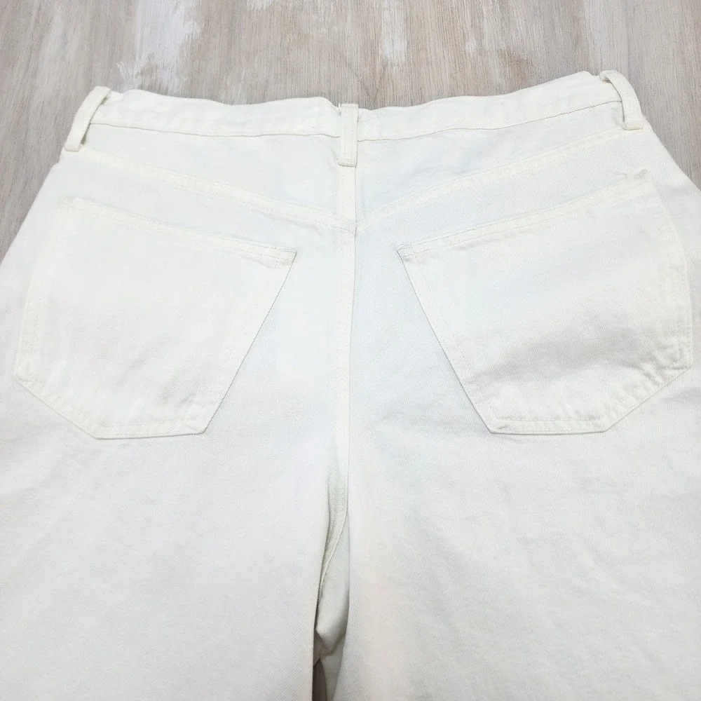Universal Thread Womens High Rise Long Denim Shorts White Relaxed Fit Size 12